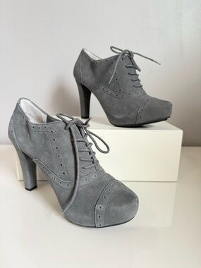 Me Too "Lupe Women's Gray Leather
Suede Lace-Up Oxford Block Heel
Shoes Size 6.5